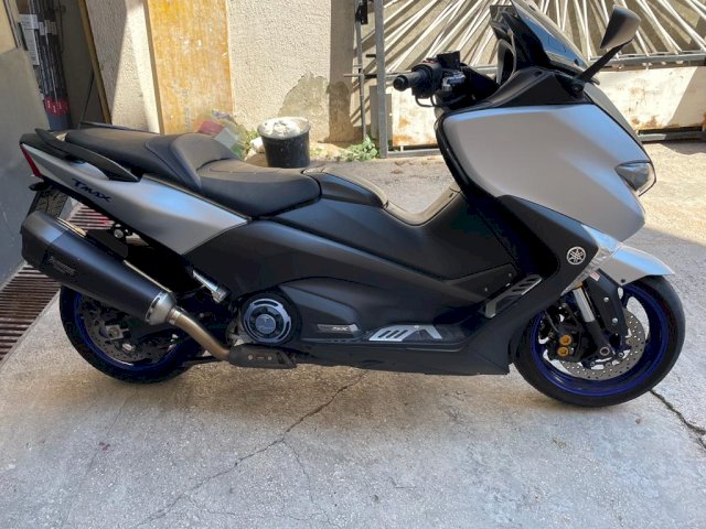Yamaha T max 530