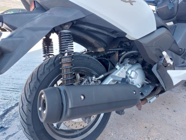 Yamaha X MAX 250 cm3, 2014 god.