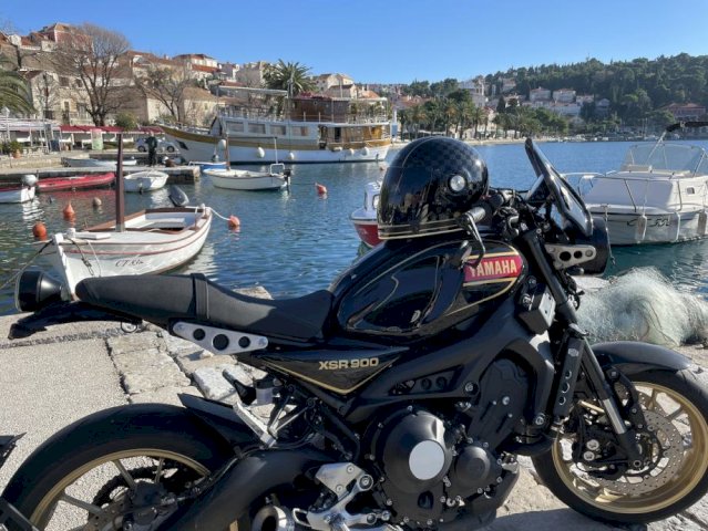 Yamaha XSR 900 BLACK EDITION, 2020 god.