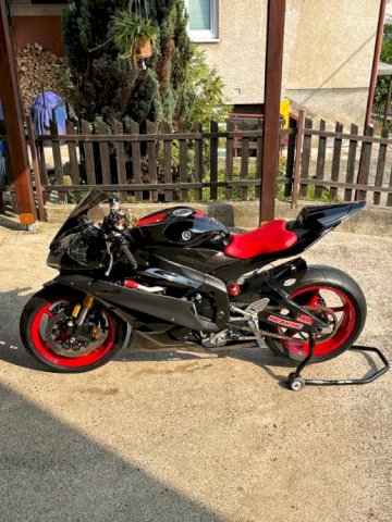 Yamaha YZF-R6 599 cm3, 2006 god.