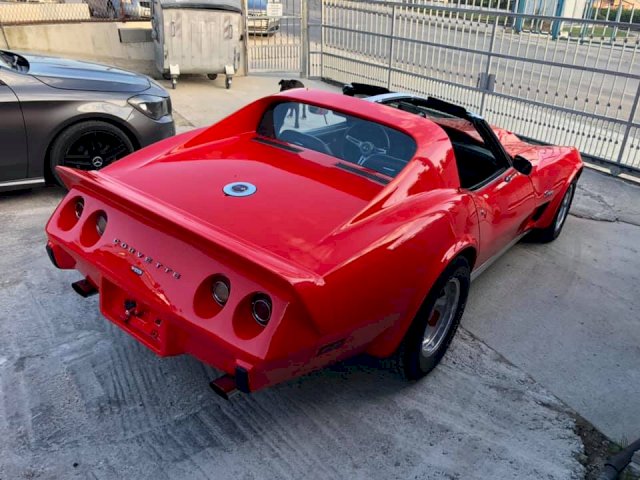 CHEVROLET CORVETTE STINGRAY