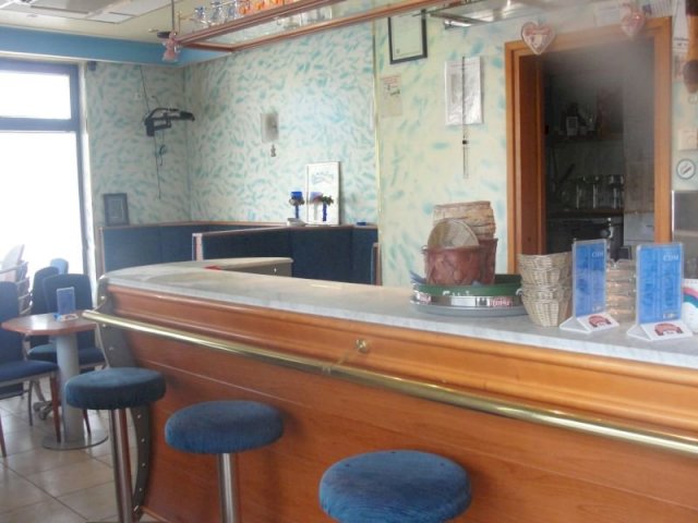 CAFFE BAR - 36 m2 - STROGI CENTAR - 51.000 EUR