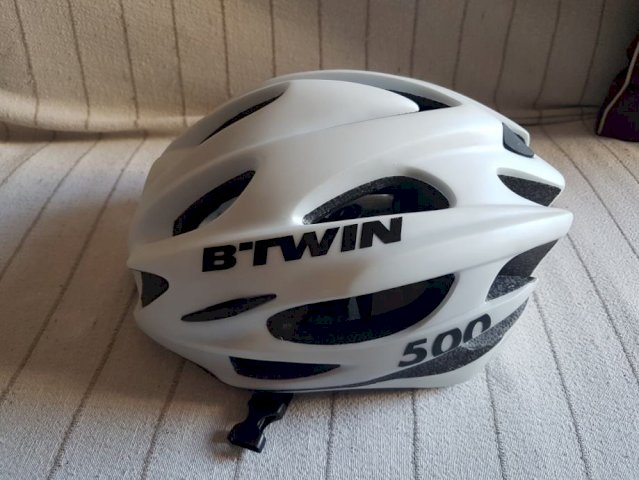 Kaciga za bicikl - većih dimenzija