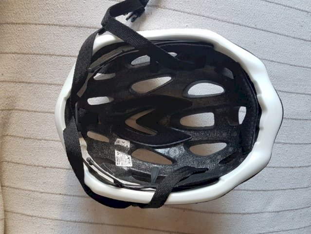 Kaciga za bicikl - većih dimenzija