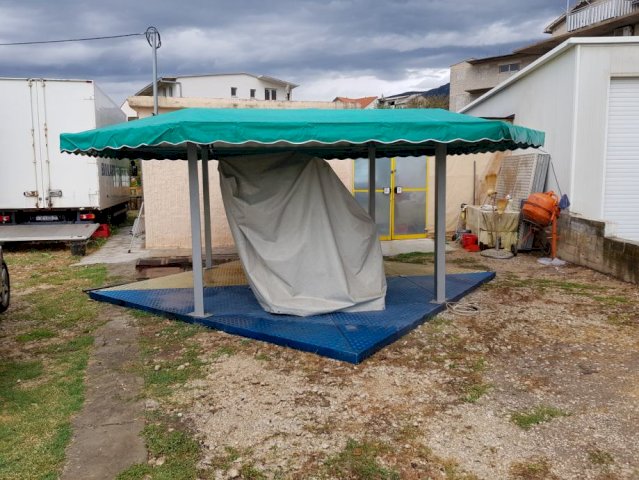 Nadstrešnica za aparate za zabavu