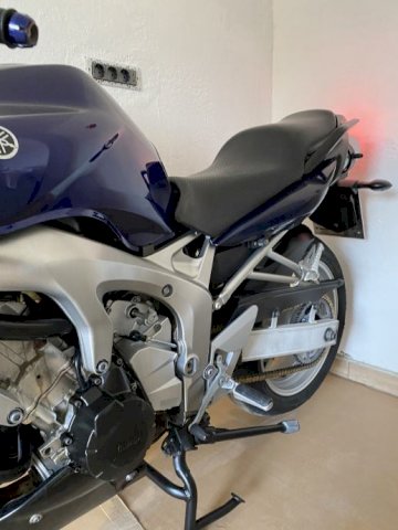 Yamaha Fazer 600 cm3, 2004 god.
