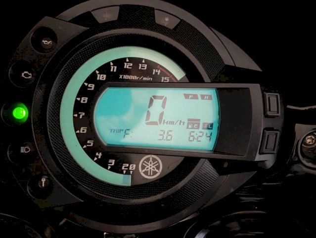 Yamaha Fazer 600 cm3, 2004 god.
