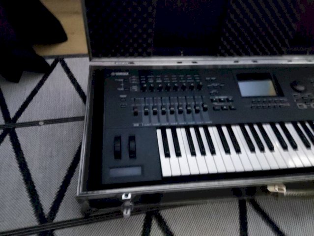 Yamaha Motif xf6