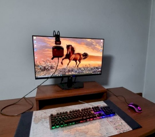 Gaming PC + monitor + oprema zamjena