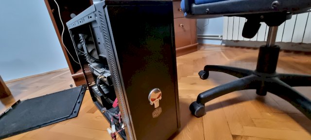 Gaming PC + periferija