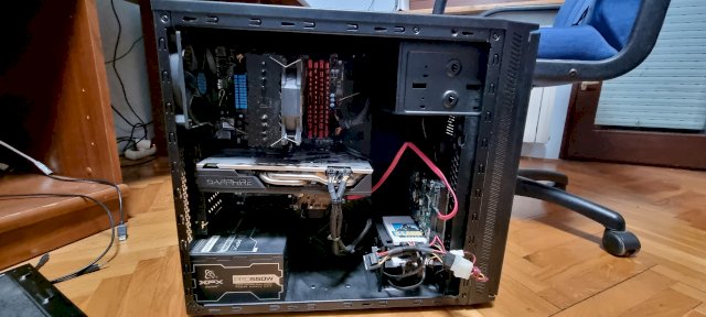 Gaming PC + periferija