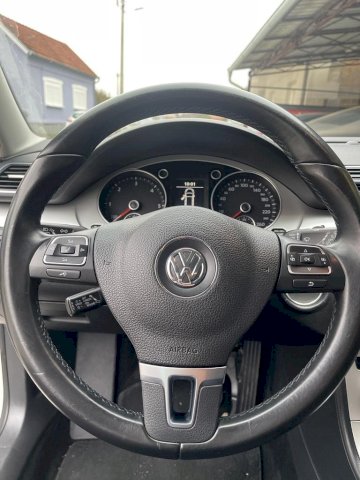 VW Passat 1,6 TDI BLUEMOTION