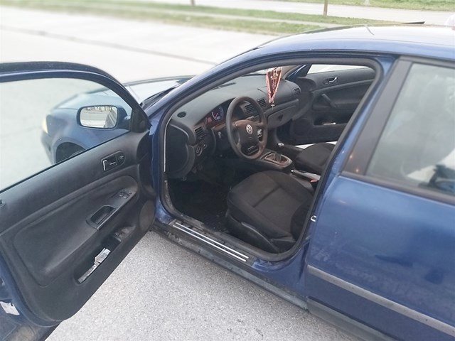 VW Passat 1.8t plin xenon