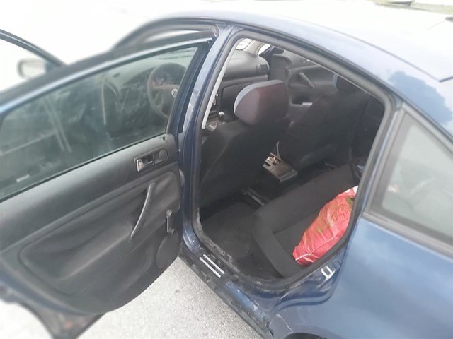 VW Passat 1.8t plin xenon