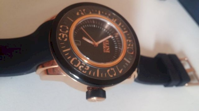 Sat Elini Barokas , Swiss made **** novo