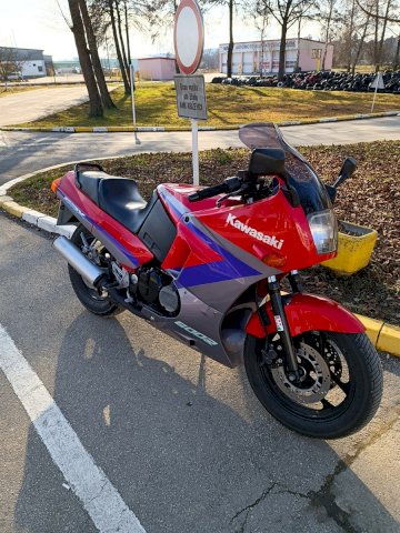 Kawasaki gpx 600r