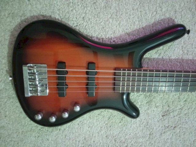 Odlična bas gitara warwick rockbass corvette 5, 