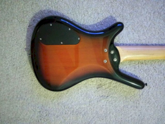 Odlična bas gitara warwick rockbass corvette 5, 