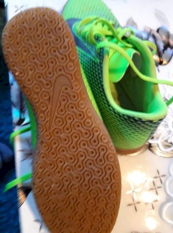 Tenisice,2 para, br.38 mijenjam za 2 vrece hrane