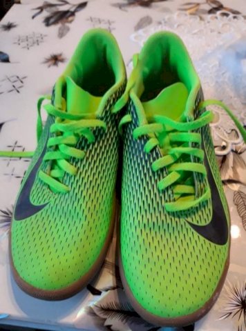 Tenisice,2 para, br.38 mijenjam za 2 vrece hrane