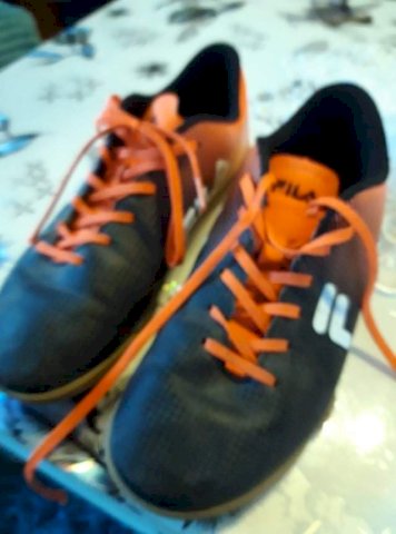 Tenisice,2 para, br.38 mijenjam za 2 vrece hrane