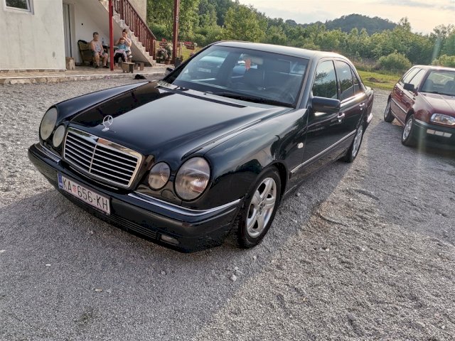 Mercedes-Benz E-klasa E230