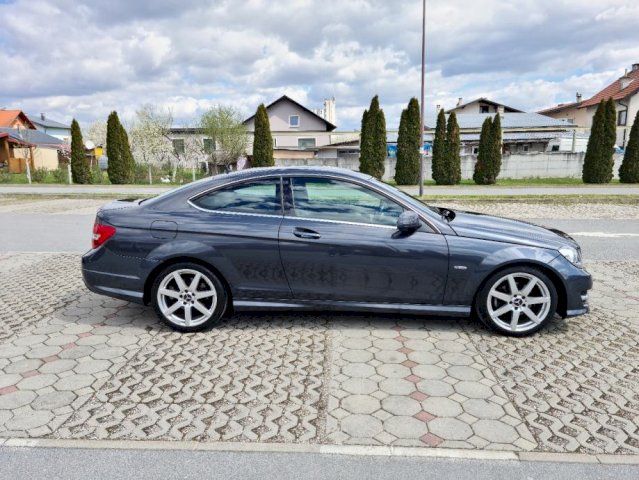 Mercedes-Benz C-klasa Coupe 220cdi AMG 128.000km