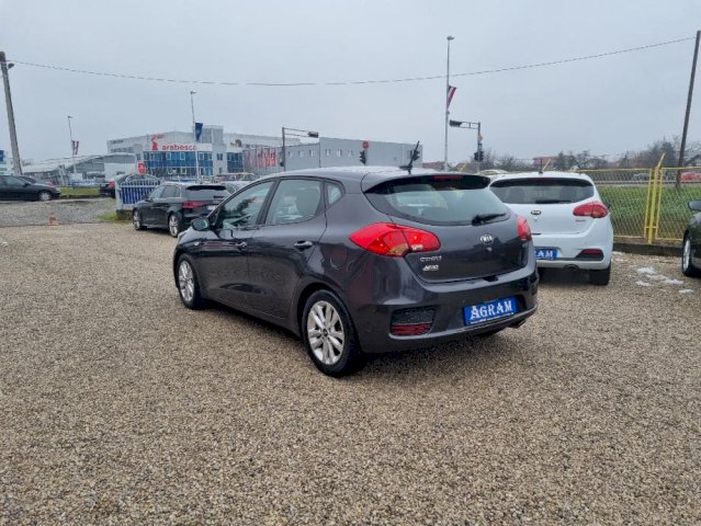 Kia Ceed 1,6 CRDi*REDIZAJN*NAVIGACIJA*R.KAMERA*