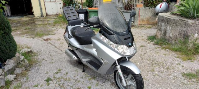 Piaggio X8