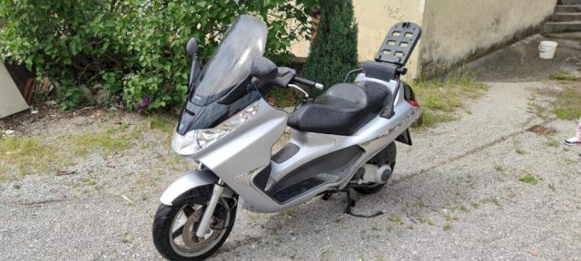 Piaggio X8