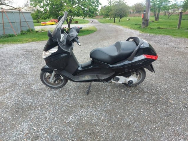 Piaggio x8 150 cm3, 2006 god.