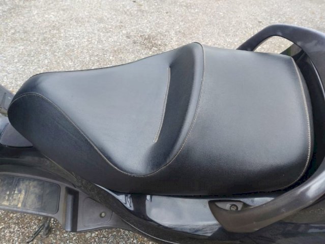 Piaggio x8 150 cm3, 2006 god.