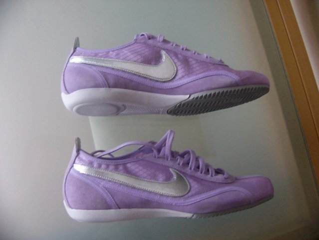 Nike tenisice,uži model,broj 40,potpuno nove