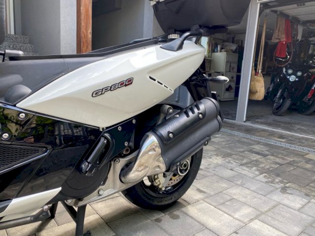 Gilera GP 800 839 cm3, 2012 god.