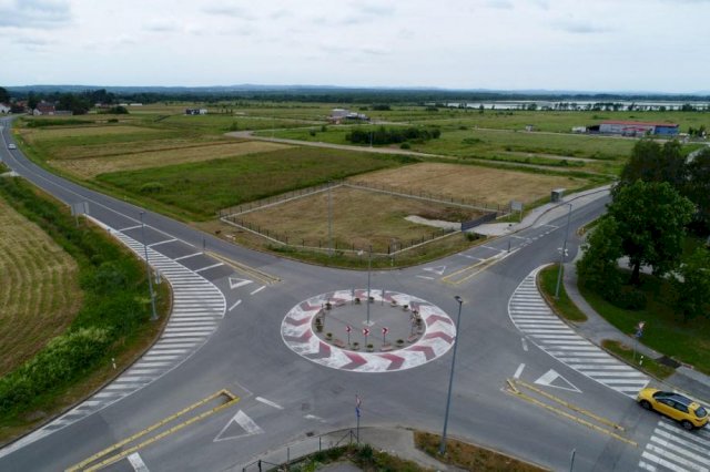 Pisarovina CENTAR, atraktivno građ. zemljište