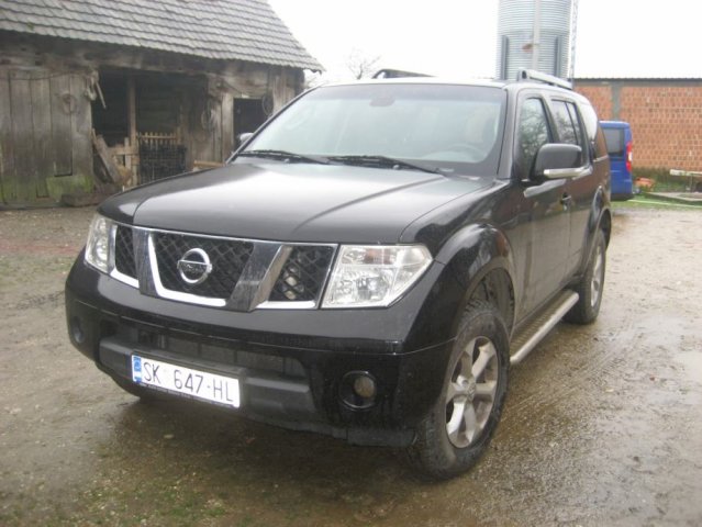 Nissan Pathfinder 2,5 dCi SE