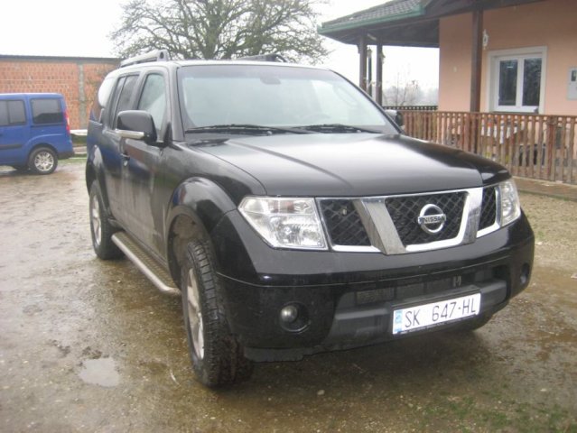 Nissan Pathfinder 2,5 dCi SE