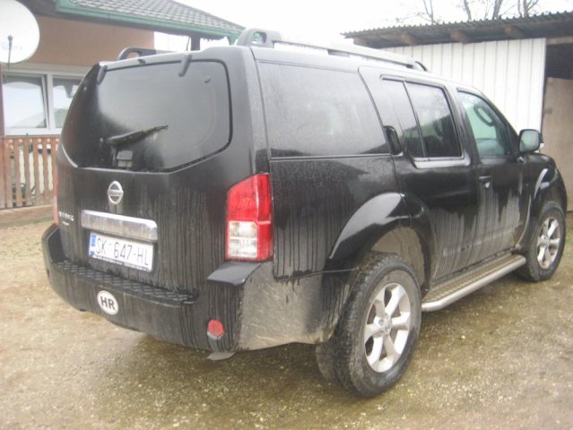 Nissan Pathfinder 2,5 dCi SE