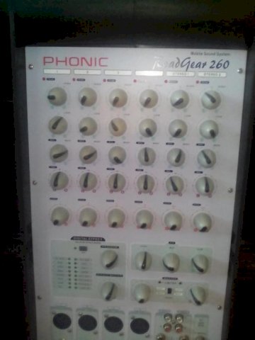 Mixer Phonic Road Gear 260