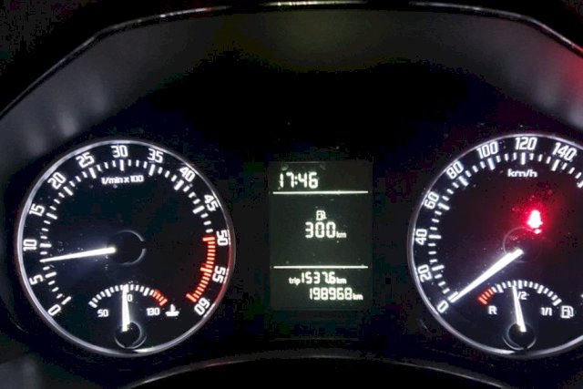Škoda Octavia 1,6 TDI SERVISNA ŠKODA HR.AUTO...
