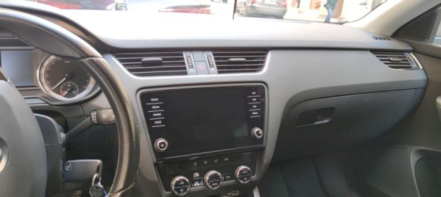 Škoda Octavia Combi 1,6 TDI DSG KOŽA/ALCANTARA