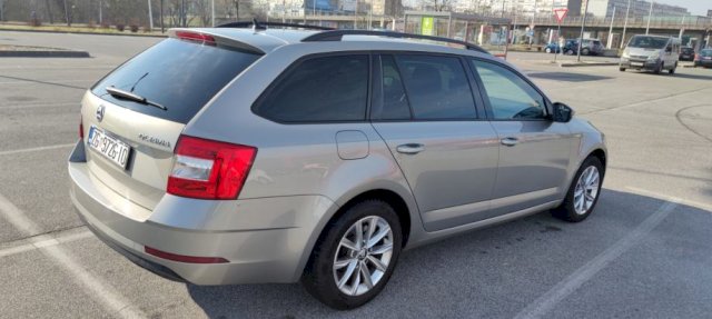 Škoda Octavia Combi 1,6 TDI DSG KOŽA/ALCANTARA
