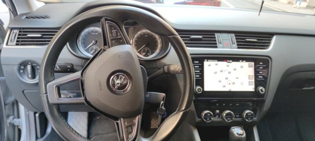 Škoda Octavia Combi 1,6 TDI DSG KOŽA/ALCANTARA