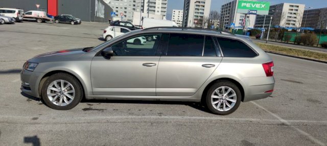 Škoda Octavia Combi 1,6 TDI DSG KOŽA/ALCANTARA