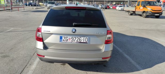 Škoda Octavia Combi 1,6 TDI DSG KOŽA/ALCANTARA