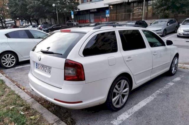 Škoda Octavia Combi 2.0TDI DSG F1 vRS