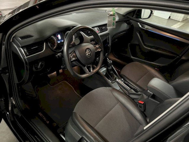 Škoda Octavia Combi 2,0 TDI DSG automatik u Perf
