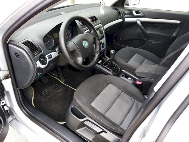 Škoda Octavia 1.6 **PLIN**..Xenon..Tempomat..200