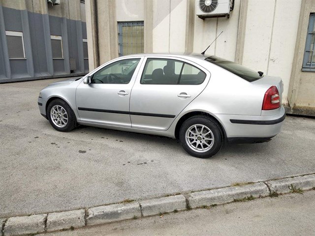 Škoda Octavia 1.6 **PLIN**..Xenon..Tempomat..200