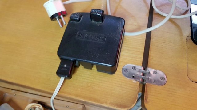 Električna šivaća mašina